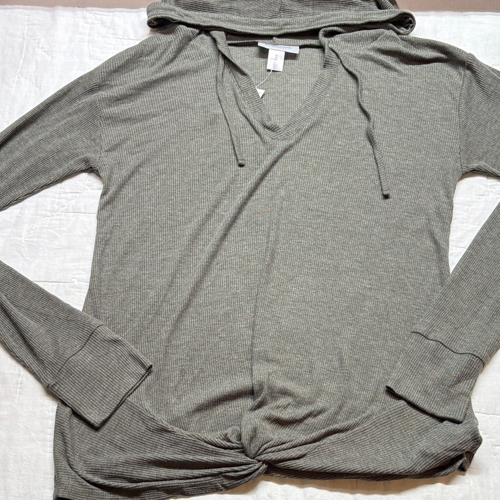 NWT Motherhood Maternity Olive/Gray Lightweight Ribbed Knot Front Hoodie Tee